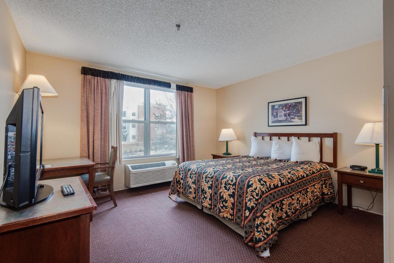 Townsquare Place Chaska Екстериор снимка